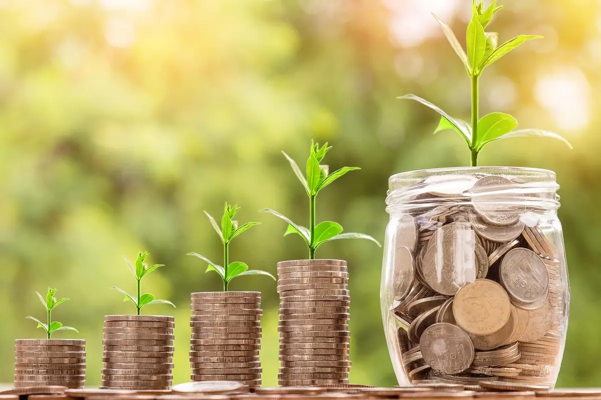 Conto in banca sotto controllo: ecco la tecnica del barattolo che fa risparmiare anche i più spendaccioni