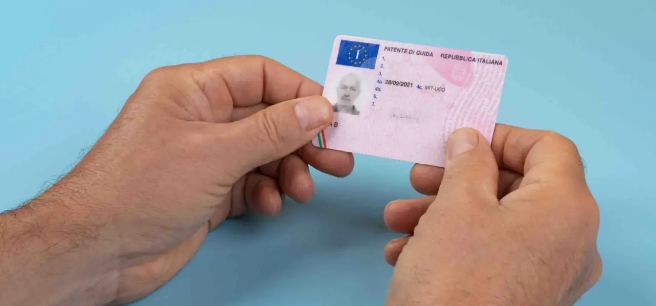 Addio alla patente a 68 anni? La nuova legge shock, ma solo in questo stato Immagine selezionata