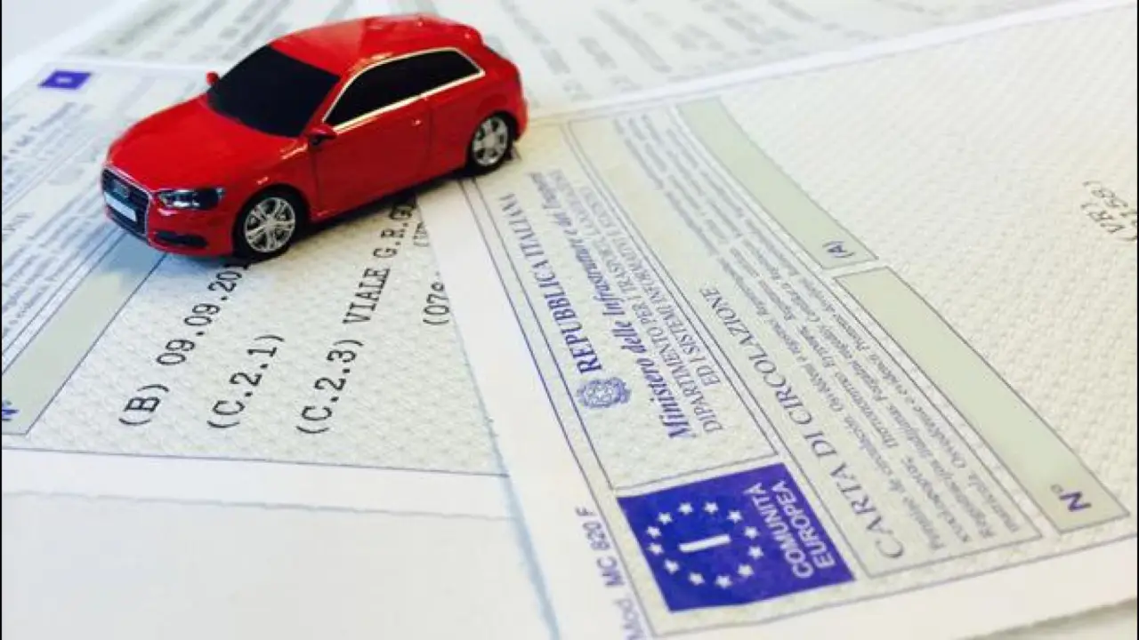 Addio alla patente a 68 anni? La nuova legge shock, ma solo in questo stato Immagine selezionata