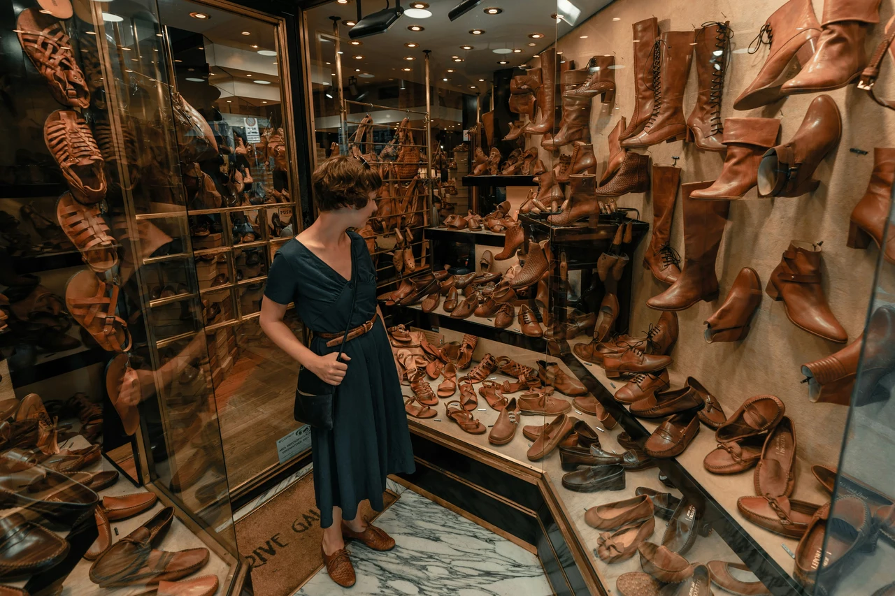 Sandali fuori moda? No grazie! Ecco questi 5 modelli anti-trend saranno ovunque con i jeans Immagine selezionata